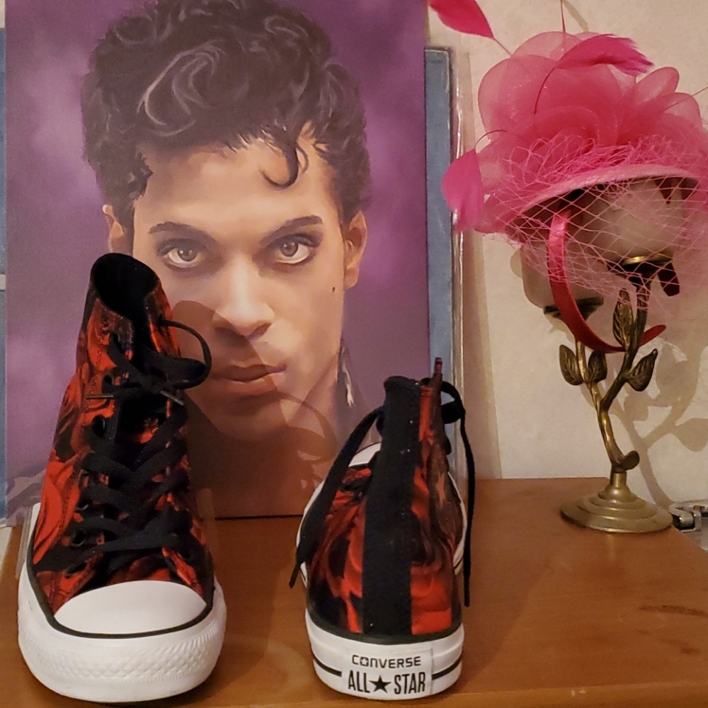 RARE BLACK AND ORANGE CONVERSE